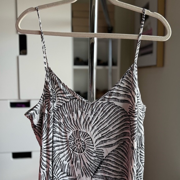 White House Black Market Black and White Patterned Slip Dress - Picture 4 of 5